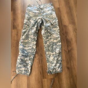 Army combat BDU pants size small regular digital Camoflauge see tag for size